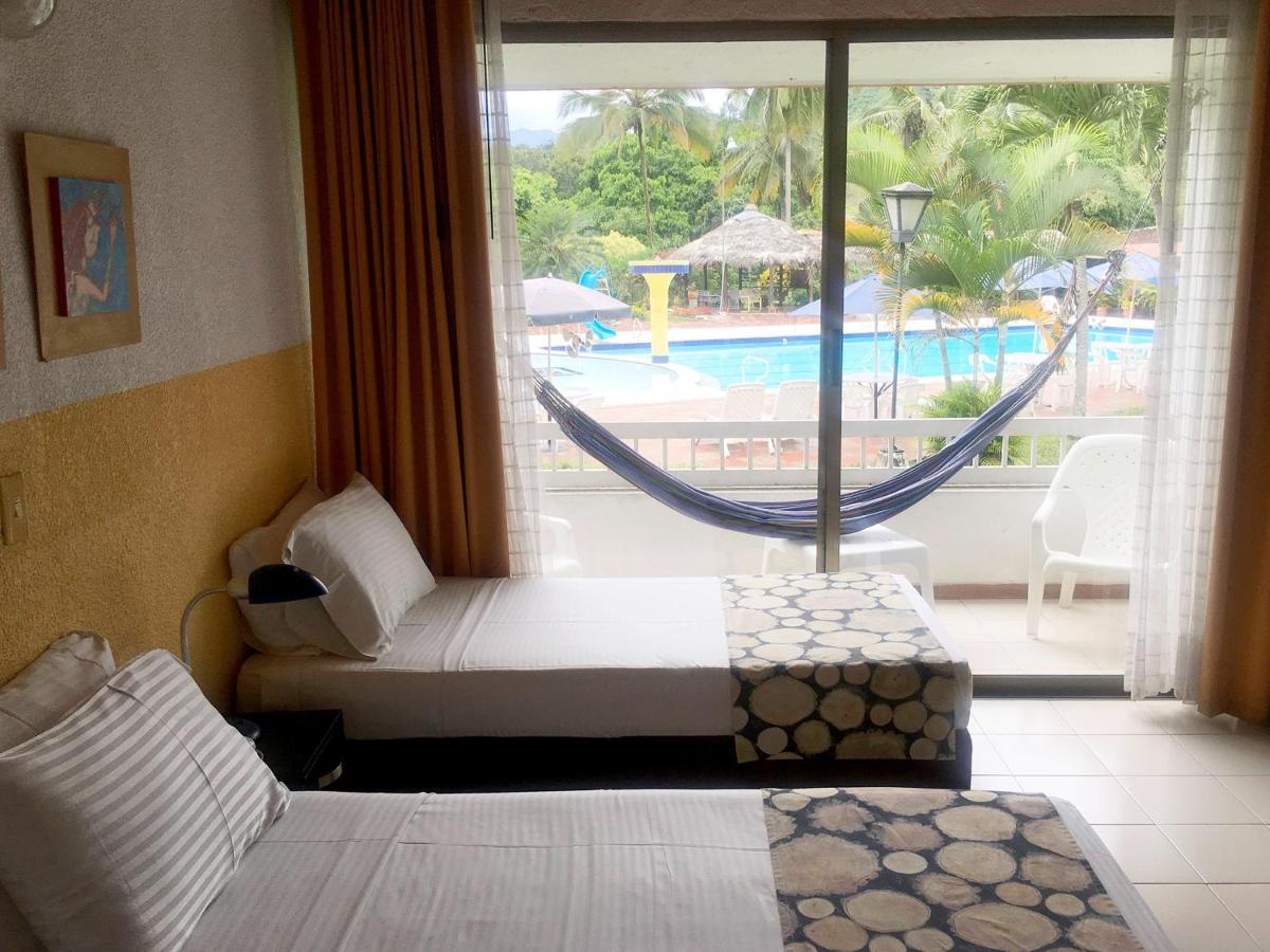 Hotel Hacienda El Diamante Villeta Kültér fotó
