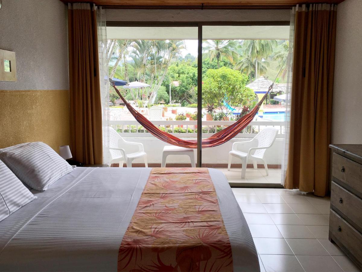 Hotel Hacienda El Diamante Villeta Kültér fotó