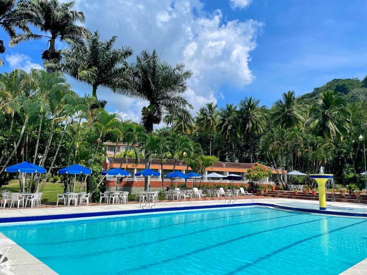 Hotel Hacienda El Diamante Villeta Kültér fotó