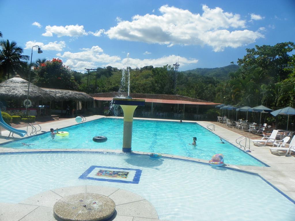 Hotel Hacienda El Diamante Villeta Kültér fotó