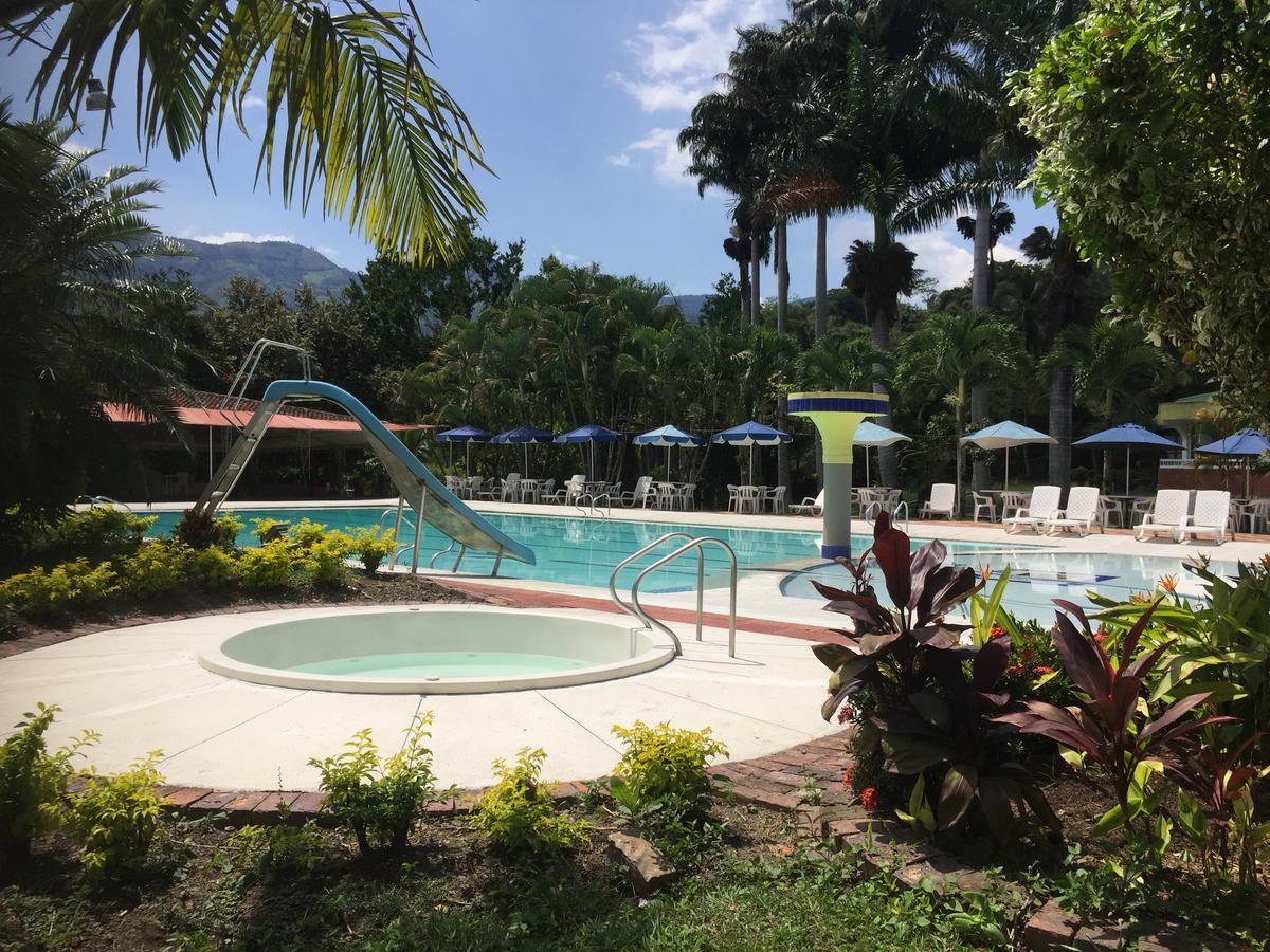 Hotel Hacienda El Diamante Villeta Kültér fotó