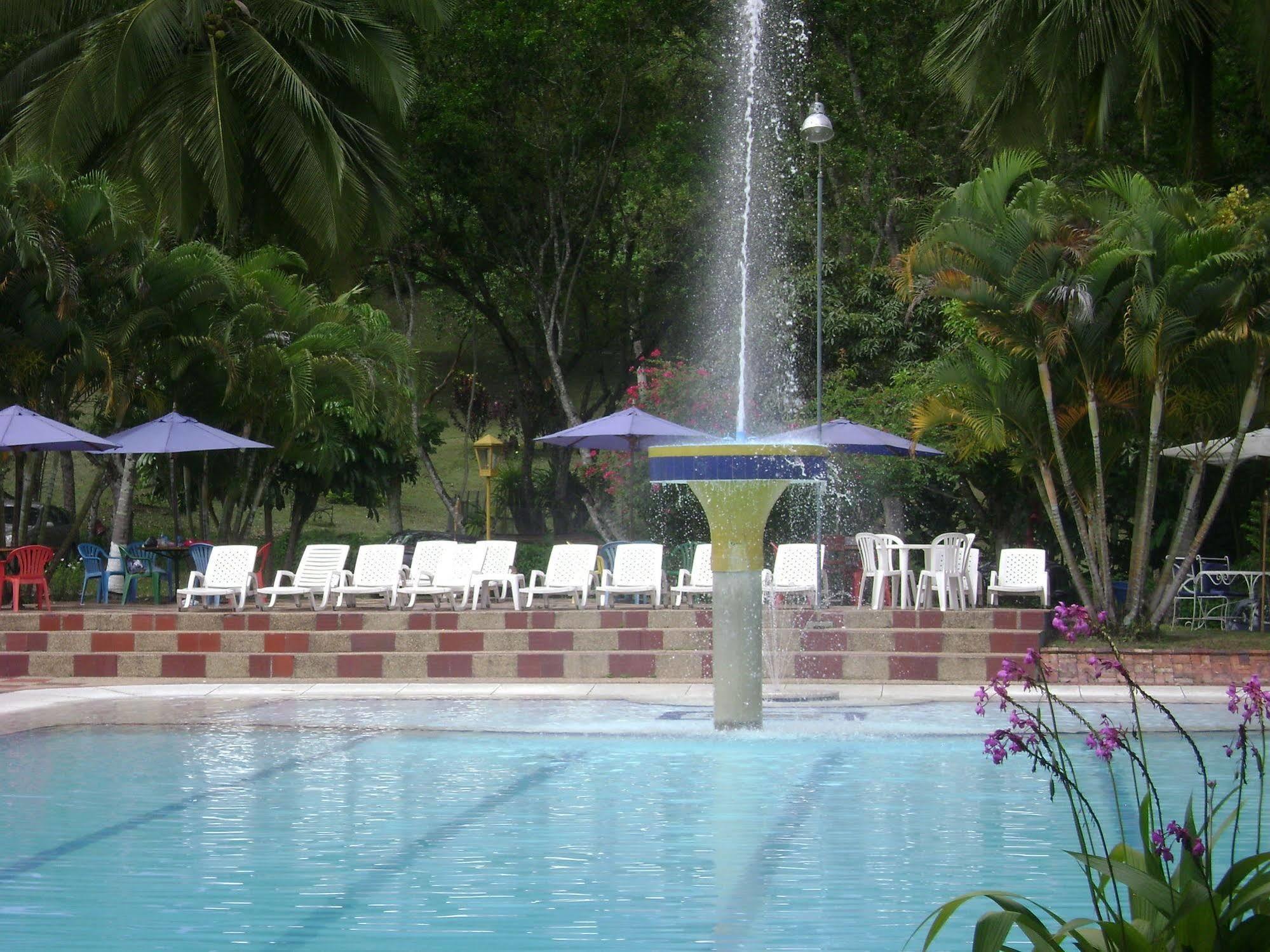 Hotel Hacienda El Diamante Villeta Kültér fotó