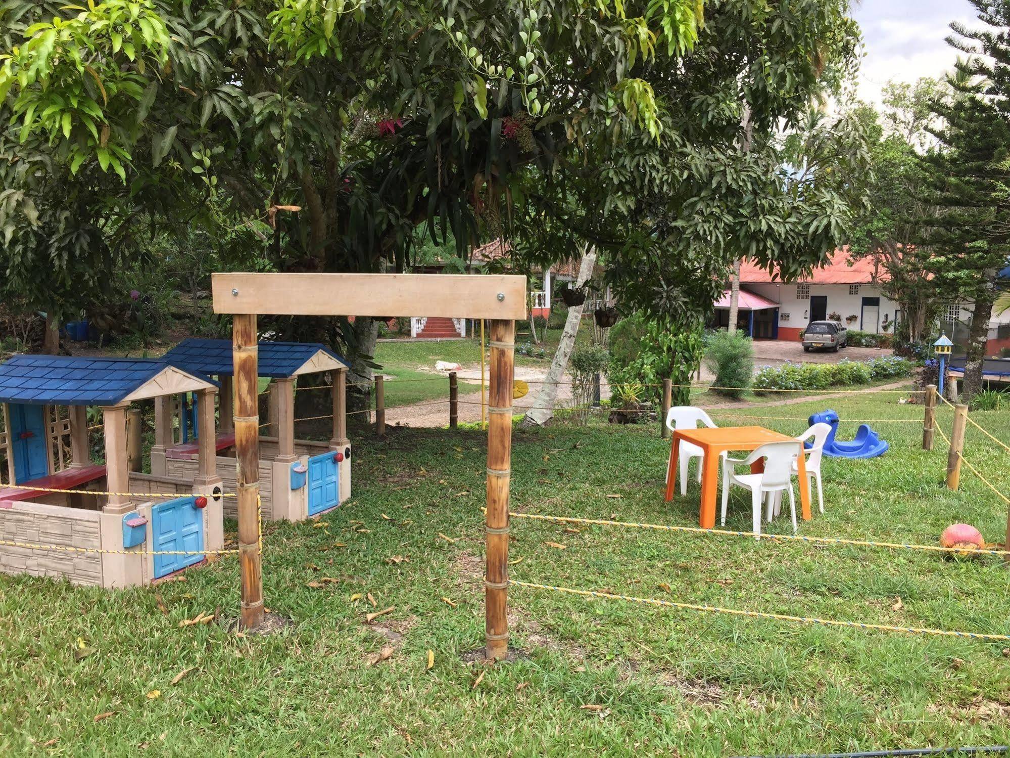 Hotel Hacienda El Diamante Villeta Kültér fotó
