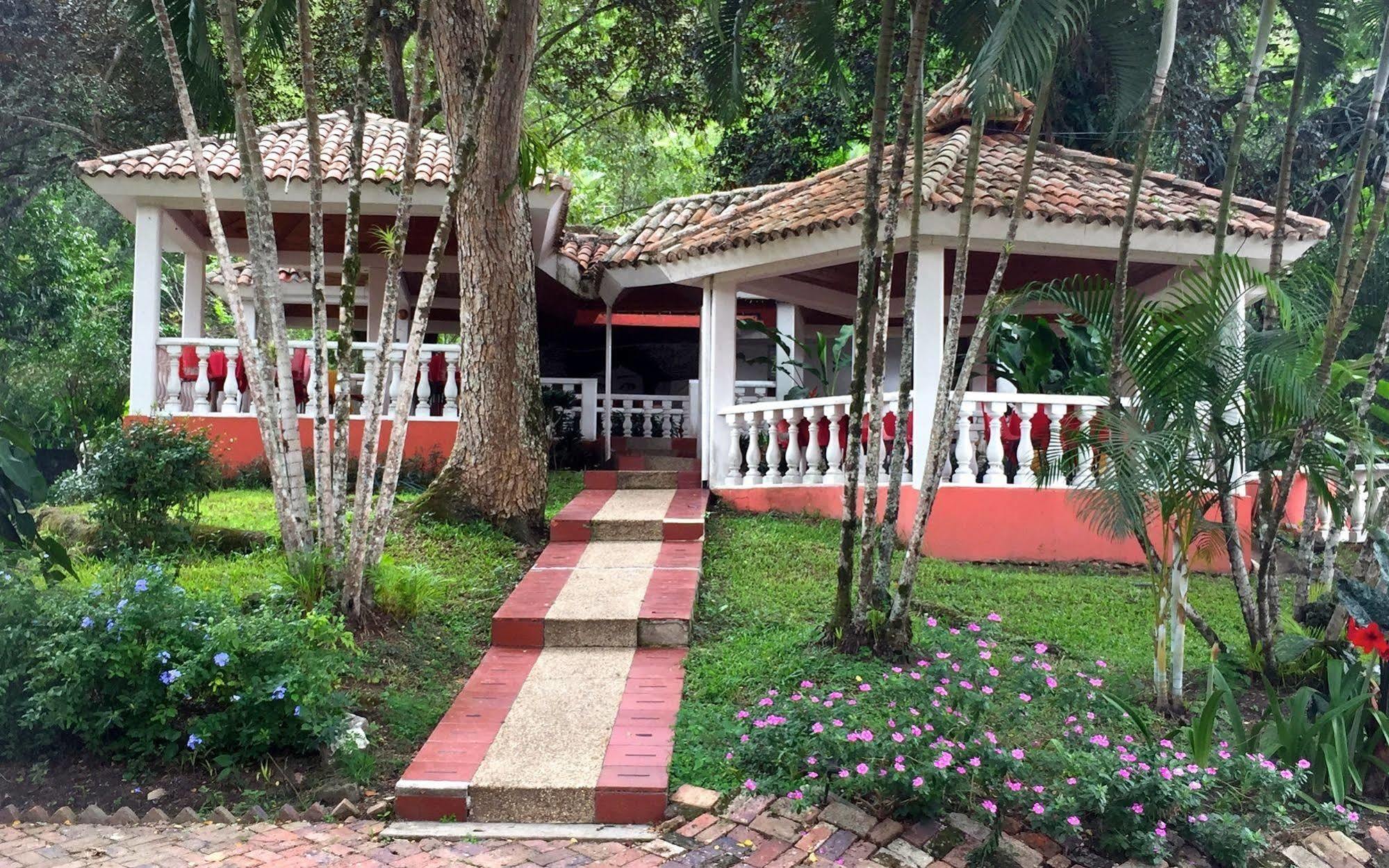 Hotel Hacienda El Diamante Villeta Kültér fotó